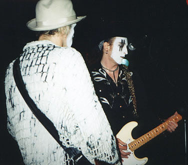 Clint and Clam: showtime.